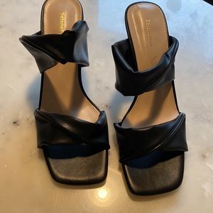 👀Gorgeous wrap detail heels 👀Brand new